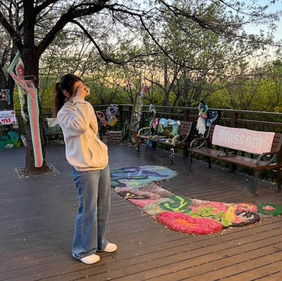 Meet your Posher, Peach - Picture 2 of 3